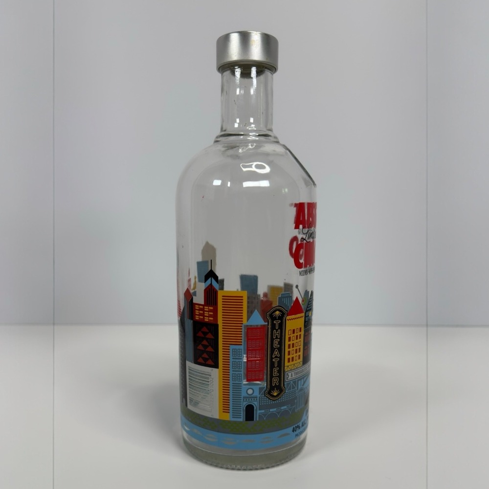 Absolut Chicago Limited Edition Bottle 750ml Clear Empty Bottle Art Man Cave - Picture 4 of 7